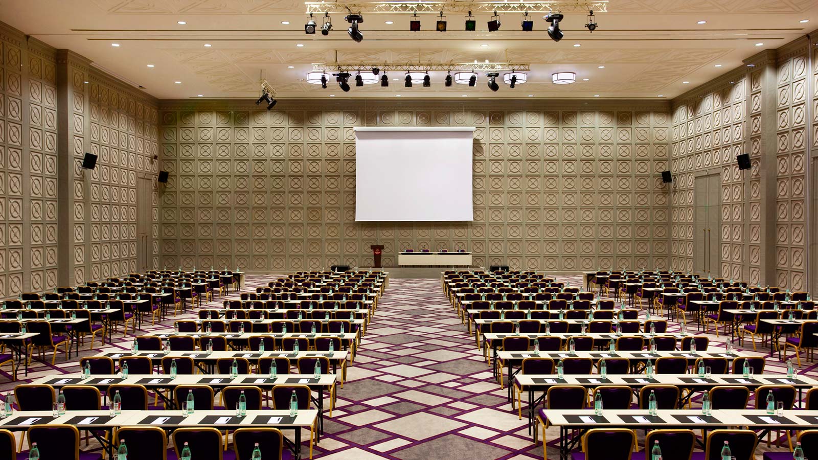 HD-Grand-Ballroom---classroom-style